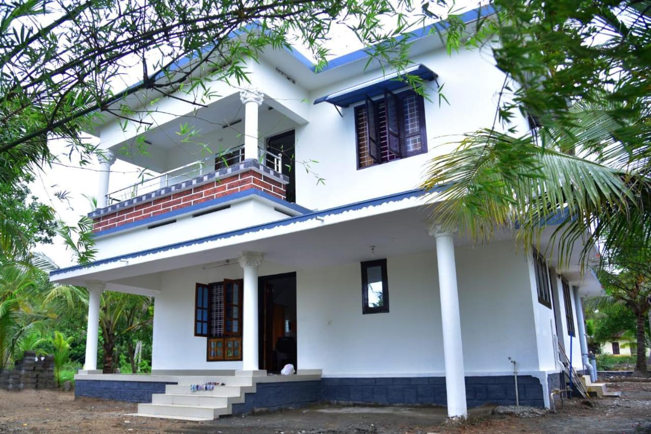 Aqua Green Home Stay Munroe Island Bagian luar foto